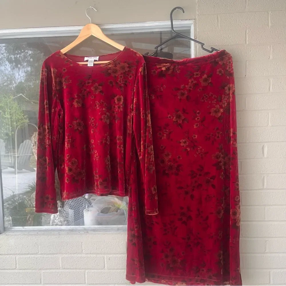 Judith Hart 2 Piece Set Embossed Velvet Skirt Top XL Red Asian Floral Print